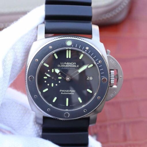 Panerai Luminor Submersible 1950 Amagnetic 3 Days PAM389 VS Factory V2 Black Dial Replica Watch - UK Replica