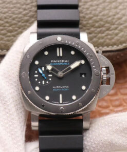 Panerai Submersible PAM00683 VS Factory Replica Panerai Watches